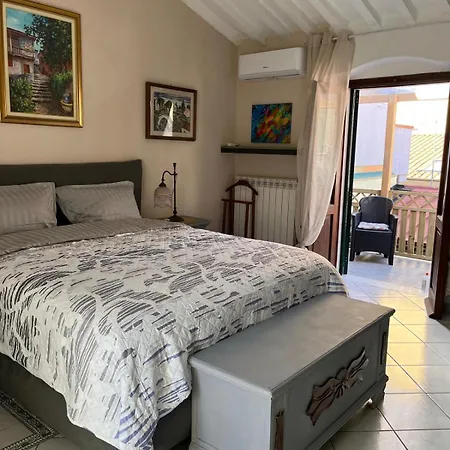 Casa Lunense *