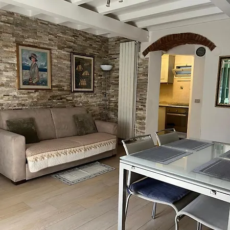 Casa Lunense Apartment *