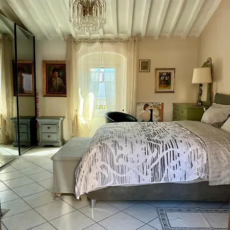 Casa Lunense *