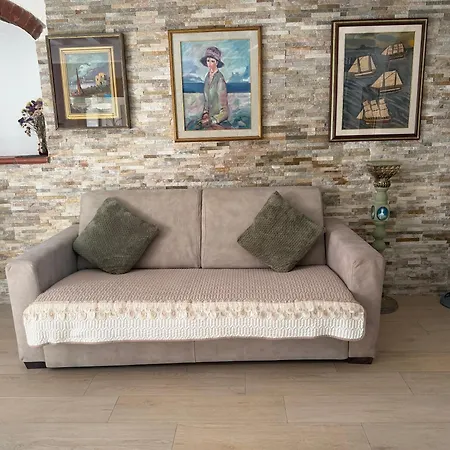 Casa Lunense *